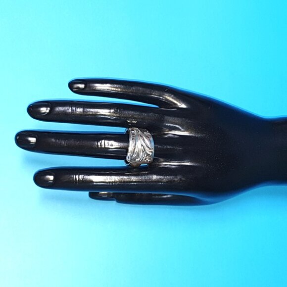 Beautiful Vintage 1960s Lily Flower Silver-Tone Spoon Ring – Size 9 - Picture 3 of 13